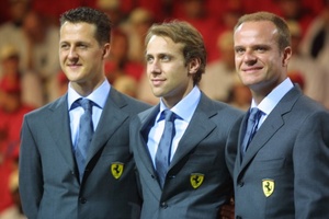 Rubens with Michael Schumacher and Luca Badoer in January 2001