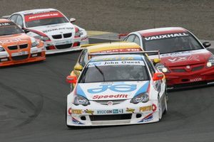 Mike in the Team Eurotech Honda Integra at Knockhill 2008